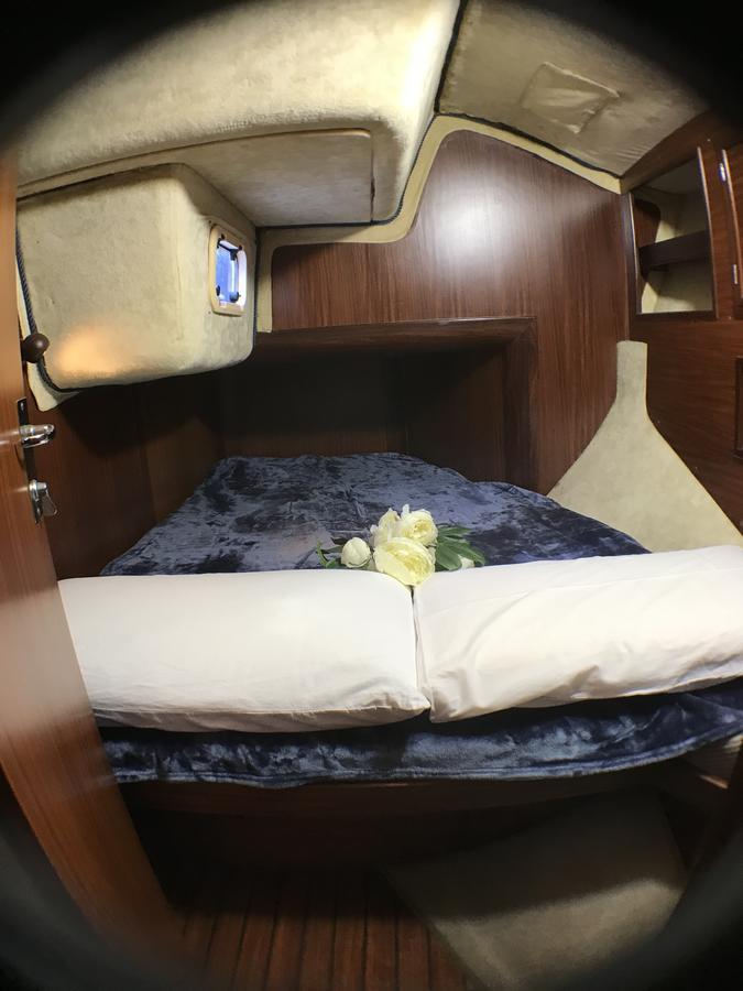 Bed&Boat Eolo 3 Hotel Venetië Buitenkant foto