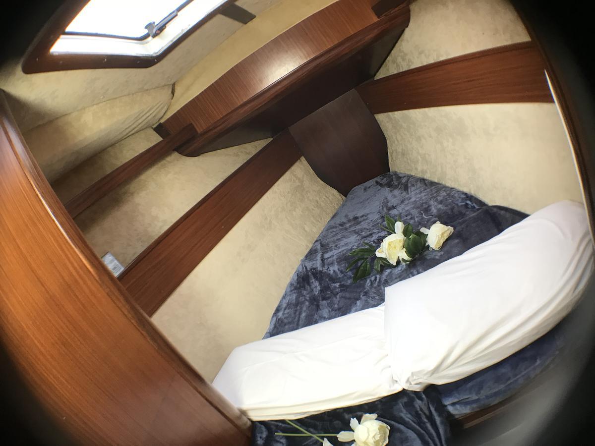 Bed&Boat Eolo 3 Hotel Venetië Buitenkant foto
